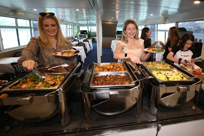 Sydney Combo: Morning Sightseeing to Bondi & Harbour Lunch Cruise - Thirty minutes at Bondi Beach