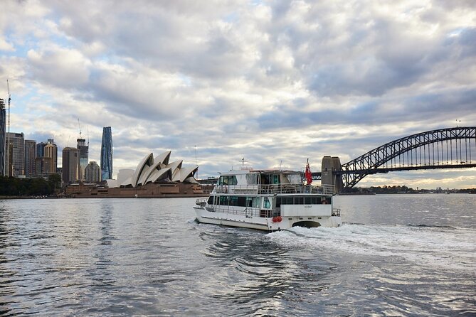 Sydney Combo: Morning Sightseeing to Bondi & Harbour Lunch Cruise - What to expect from the buffet lunch