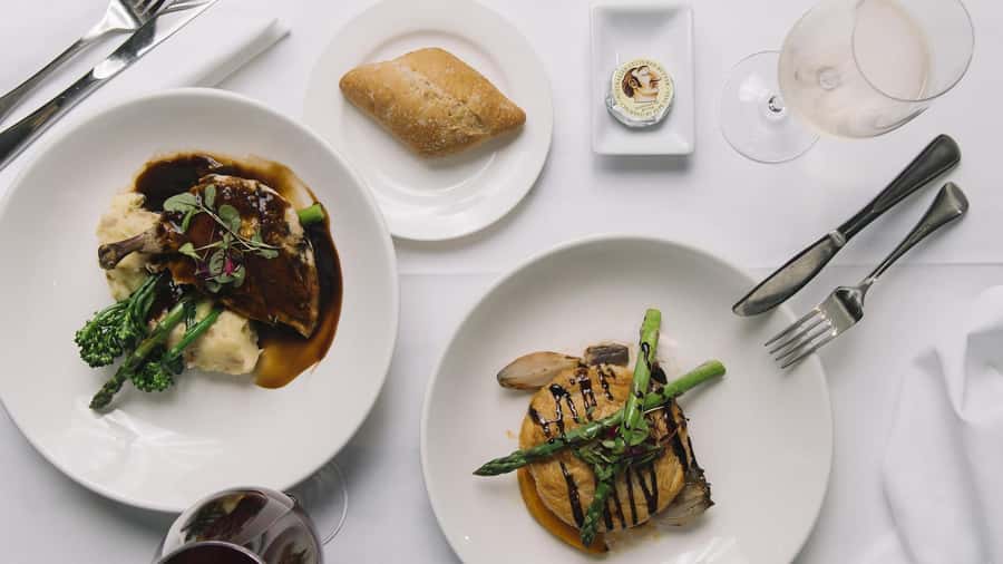 Sydney: Dinner Cruise with 3-Course Meal - A three-course dinner with Sydney influences