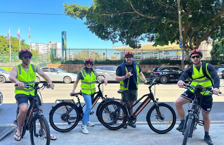 Sydney: Electric Bike Rental & Wheel Explorer Audio Guide - Woolloomooloo, the art museums, and Kings Cross