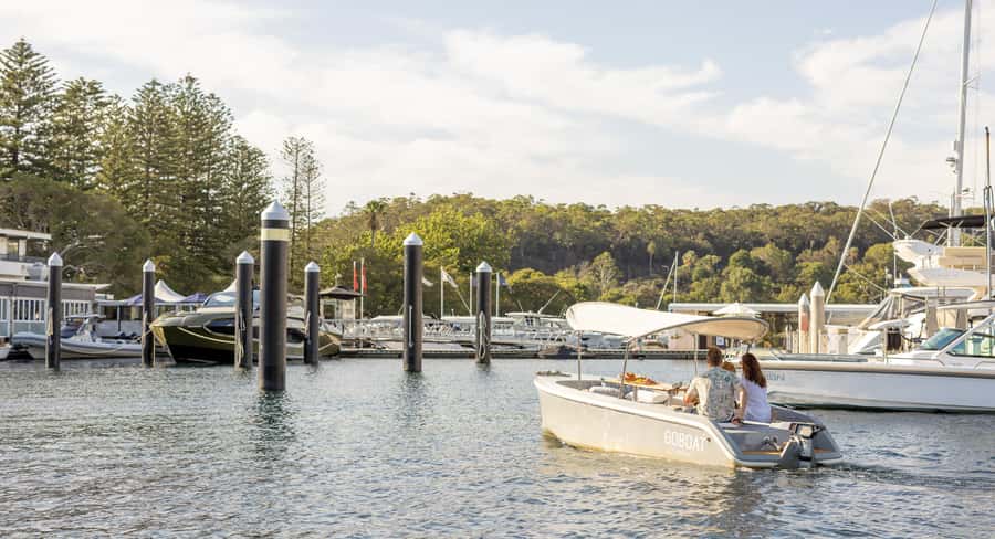 Sydney: Electric Boat Rental from The Spit, Mosman - Getting comfortable at the helm