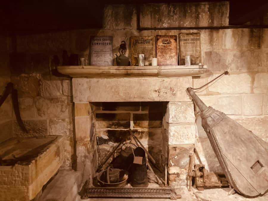 SYDNEY : Ghosts, Grog & The Rocks: Haunted Pubs &Cellar Tour - Why The Rocks makes such a good ghost-tour setting