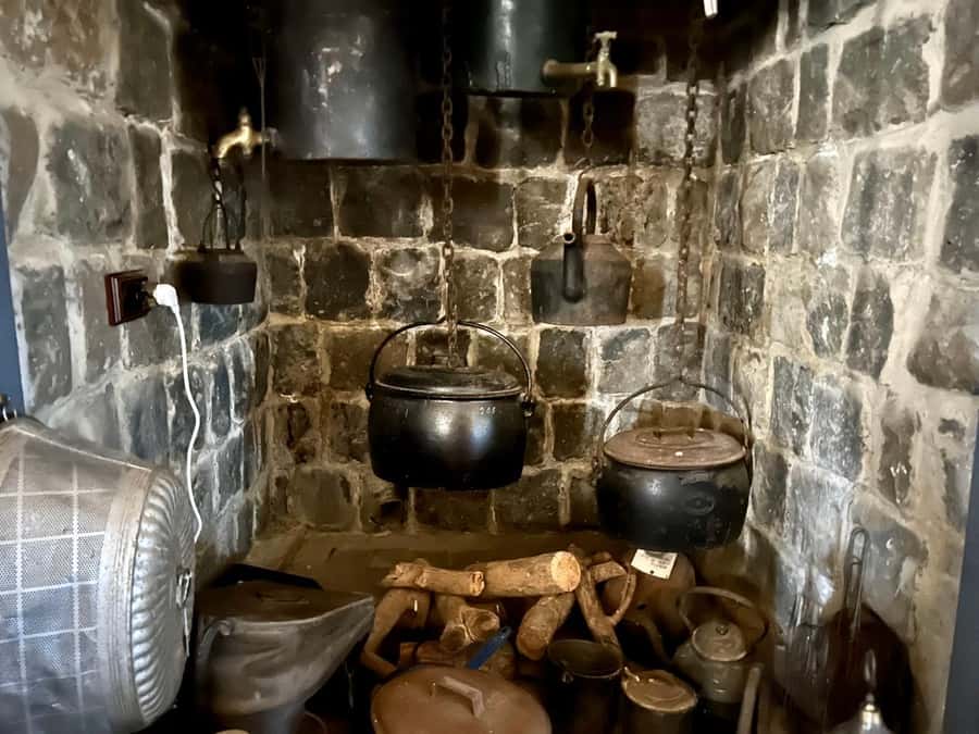 SYDNEY : Ghosts, Grog & The Rocks: Haunted Pubs &Cellar Tour - Inside the three haunted pubs