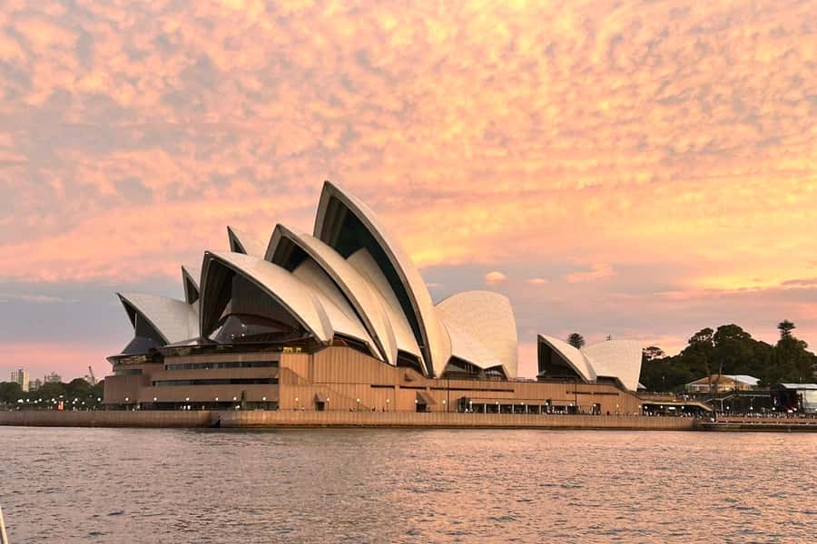 Sydney: Golden Glow Sunset Harbour Cruise with 1 Drink - Key points to know before booking