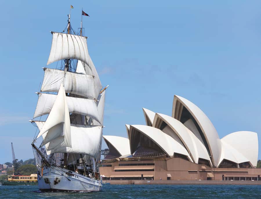 Sydney Harbor: Theatrical Pirates Cruise - A pirate story begins at Campbell’s Cove