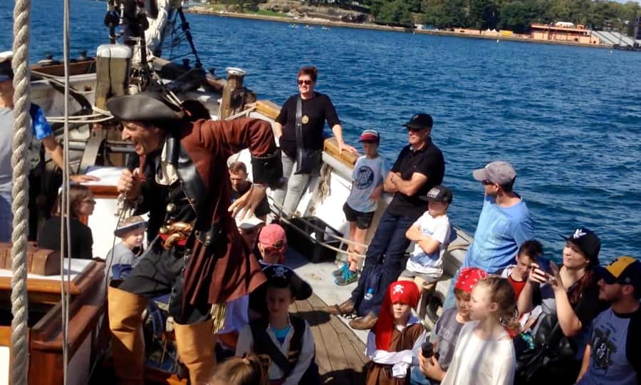 Sydney Harbor: Theatrical Pirates Cruise - What the 90 minutes feel like