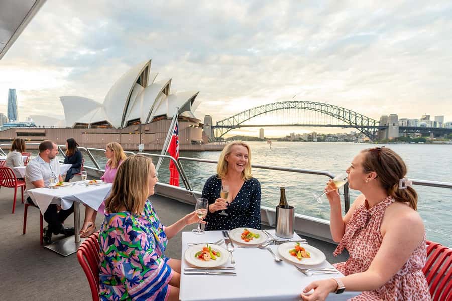 Sydney Harbour: 1.5-Hour Lunch Cruise - A moving lunch room on Sydney Harbour