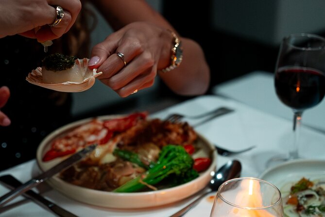 Sydney Harbour: 2h Glass Boat Dinner Cruise with Wine Pairing - Four courses built around Australian produce