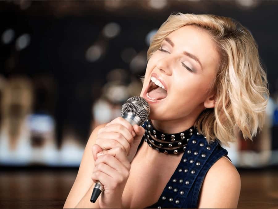 Sydney Harbour: 3-Hour Lunch Cruise with Live Music - King Street Wharf 9 and the boarding routine