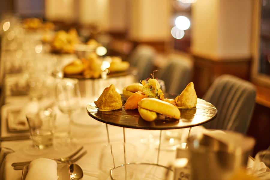 Sydney Harbour: Cabaret Cruise with 3-Course Dinner - Should you book the Sydney Showboat?
