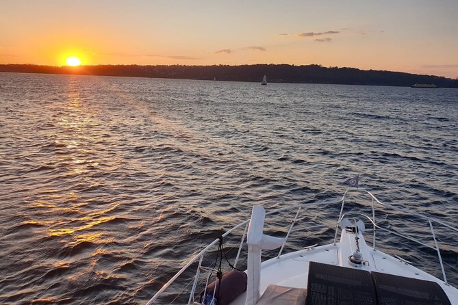 Sydney Harbour Discovery Dinner Cruise Scenic Sights and Buffet - The Best Part Happens Between 6:00 and 8:00 PM