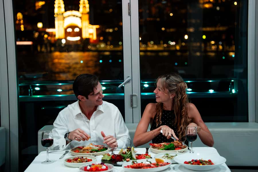 Sydney Harbour: Glass Boat Signature Dinner Cruise - The four-course dinner and menu choices
