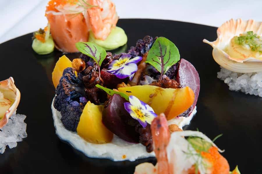 Sydney Harbour: Glass Boat Signature Dinner Cruise - Should you book the Sydney glass-boat dinner cruise?