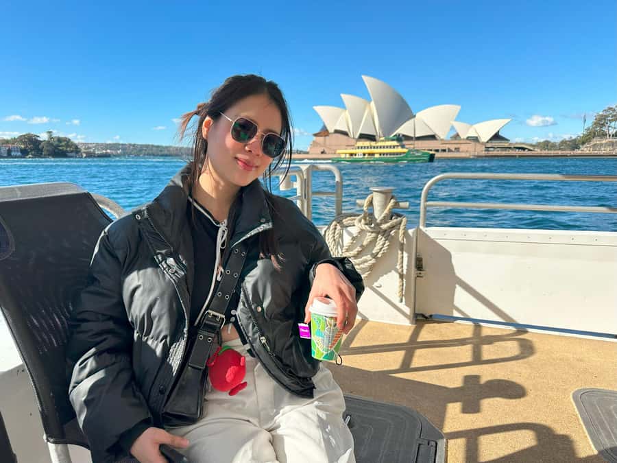 Sydney Harbour Sightseeing Cruise from Circular Quay - Kirribilli House and the Harbour Bridge crossing