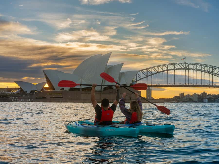 Sydney: Harbour Sunrise Kayak Tour - Coffee and pastry at Navy Bear Cafe