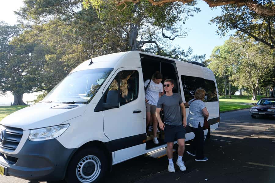 Sydney Harbour to Bondi: Small Group Half–Day Experience - Mrs Macquarie’s Point and the final harbour view