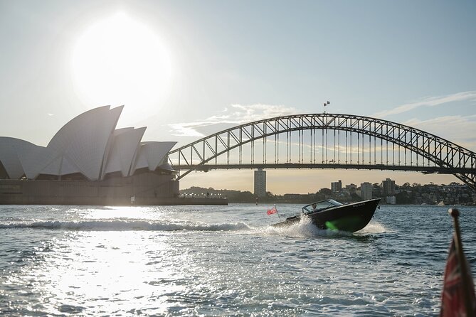 Sydney Harbour Unique Cruise Including Lunch - The first views: Opera House, Harbour Bridge, and Fort Denison