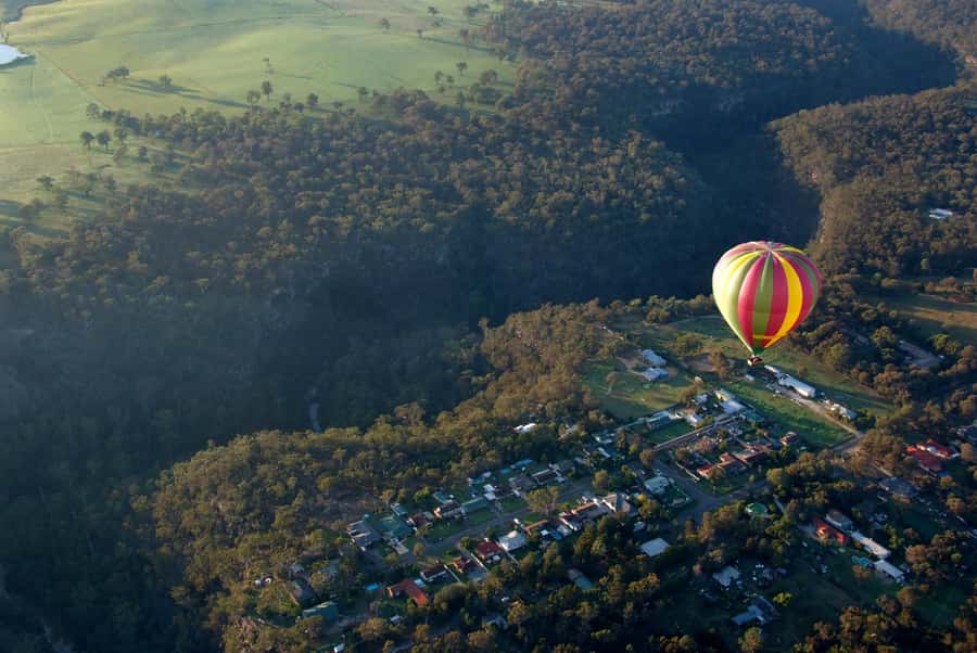 Sydney: Hunter Valley Sunrise Balloon Flight with Transfer - Leaving Sydney before dawn