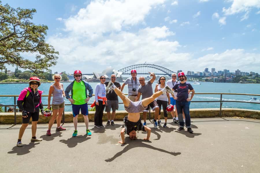 Sydney: Iconic Sights 4-Hour Bike Tour - Museums and art around the central city