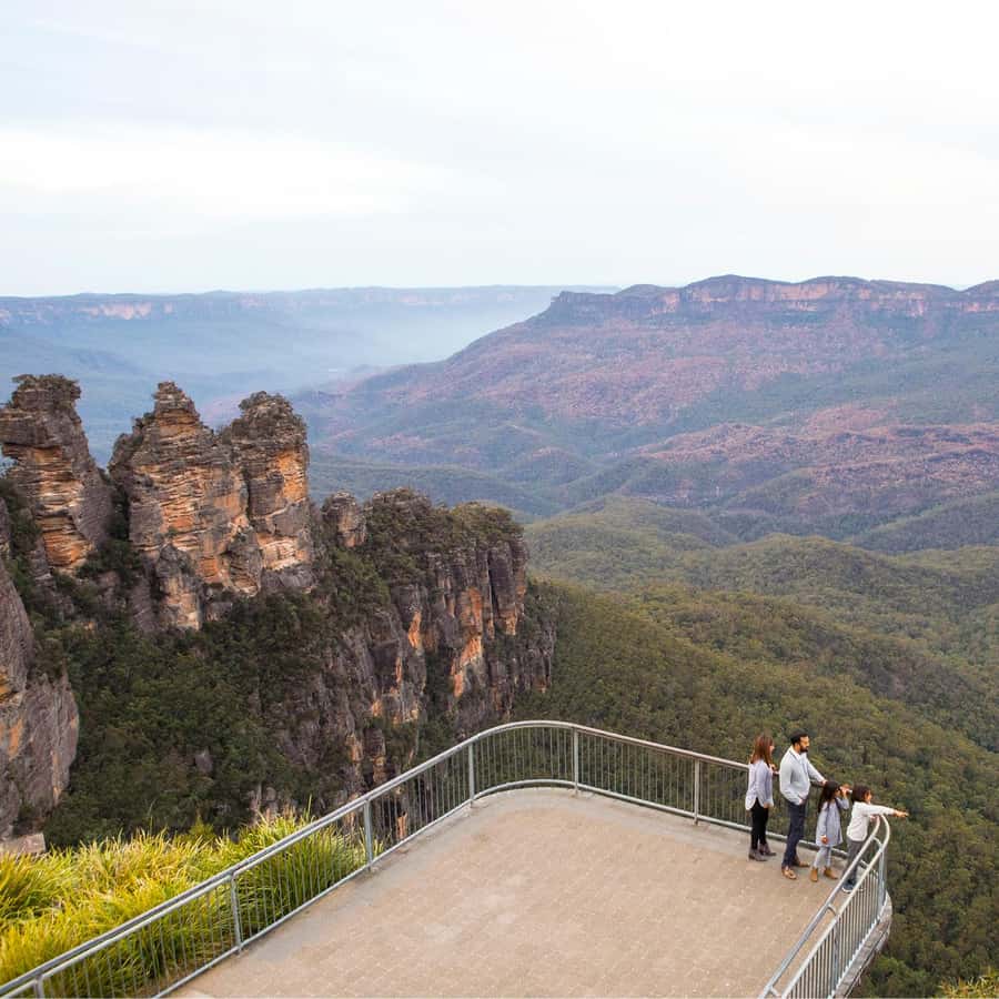 Sydney: Luxury Blue Mountains Adventure with Wentworth Falls - Lunch and a quick wander through Leura