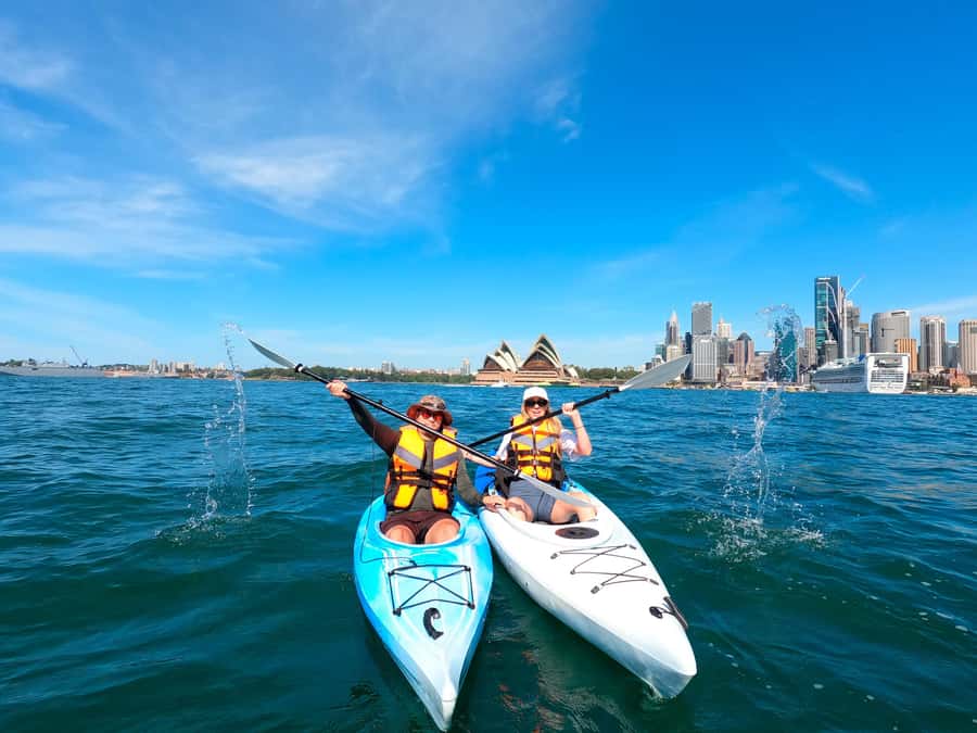 Sydney: Opera & Harbour Bridge Small-Group Kayak Tour - The first 15 minutes around Lavender Bay