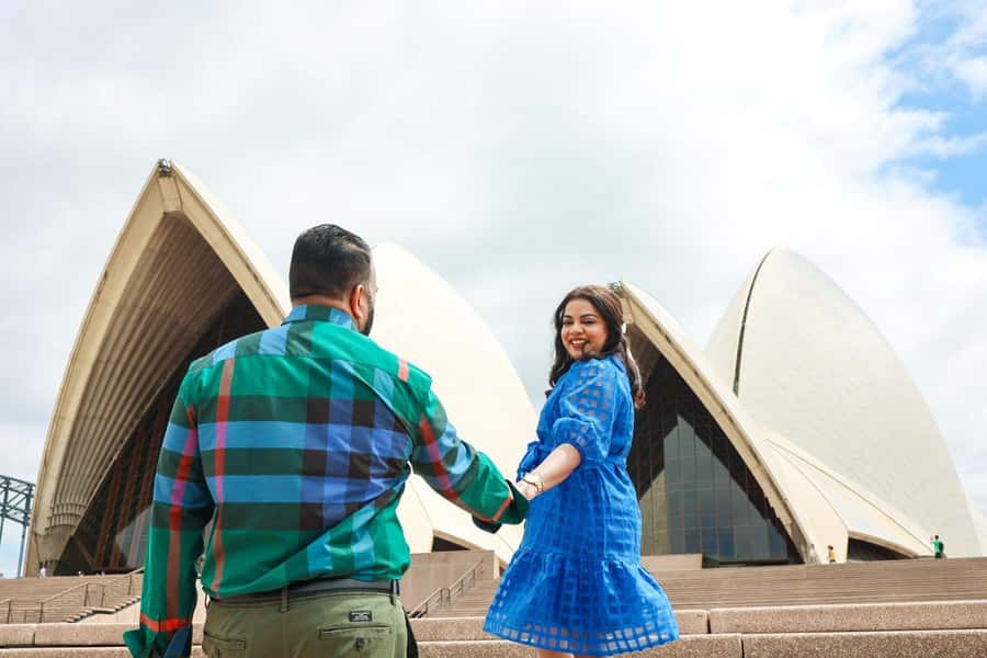 Sydney: Private Photoshoot outside the Opera House - Why the Opera House backdrop works