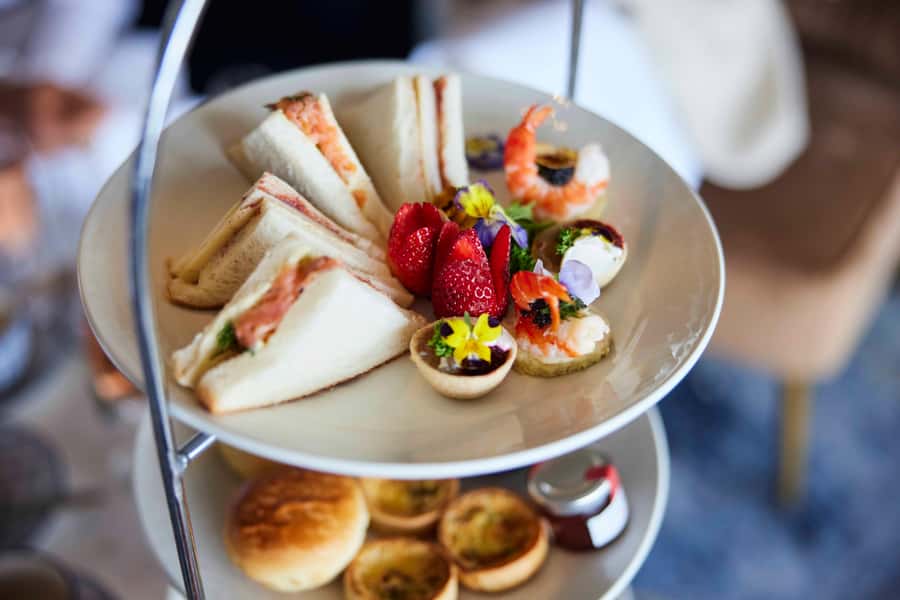 Sydney: Relaxing High Tea Cruise on Sydney Harbour - Choosing your seat and managing the view