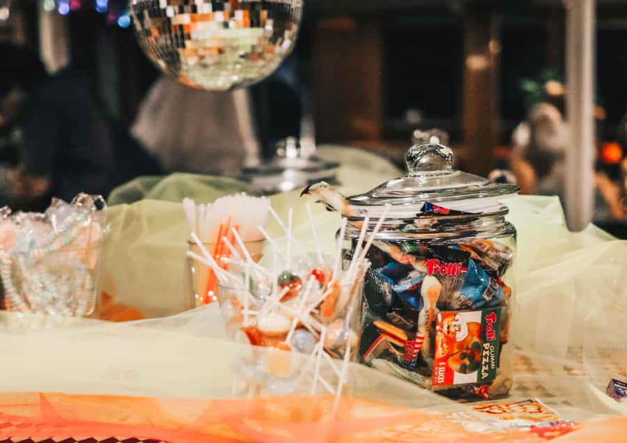 Sydney: Retro Party Cruise in Sydney Harbour with Snacks - A practical three-hour plan