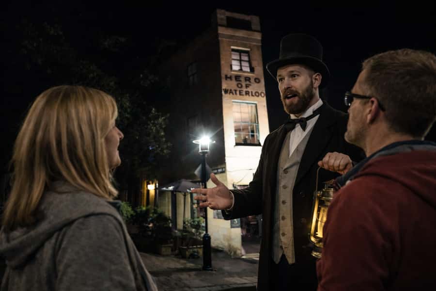 Sydney: Spirits of the Rock and Dark Past Walking Tour - Observatory Hill adds the best visual pause