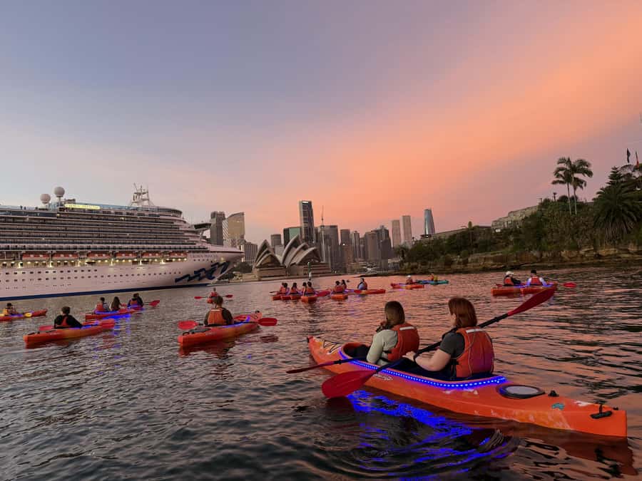 Sydney: Sunrise Kayak, Opera House & Under Harbour Bridge - Why sunrise kayaking gives Sydney a fresh look