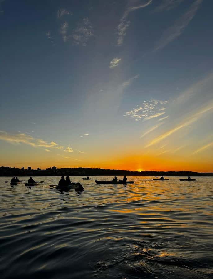Sydney: Sunset Kayak Tour with Opera House Views - Luna Park in Golden Hour