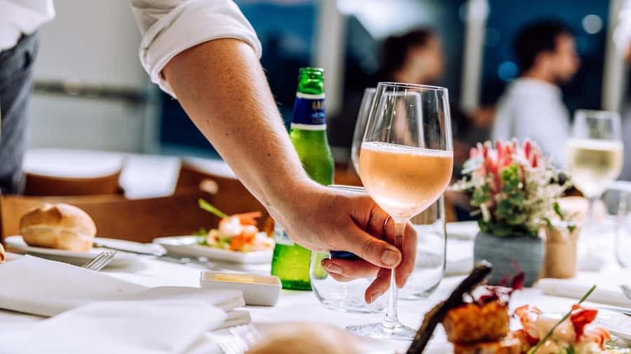 Sydney: Sydney Harbor Lunch Cruise with Welcome Drink - A two-course lunch with a regional touch