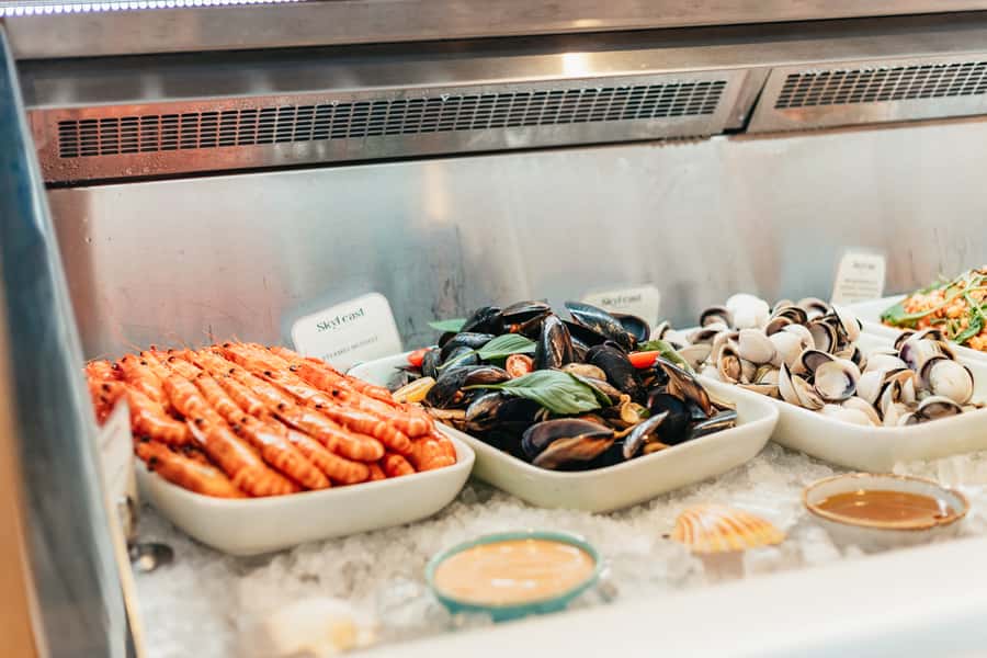 Sydney: Unlimited Skyfeast at Sydney Tower - Picking the best time for your meal