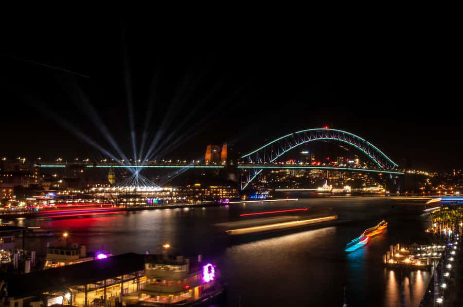 Sydney: Vivid Festival of Light Harbor Cruise with Dinner - Why a Vivid cruise can beat the waterfront crowds
