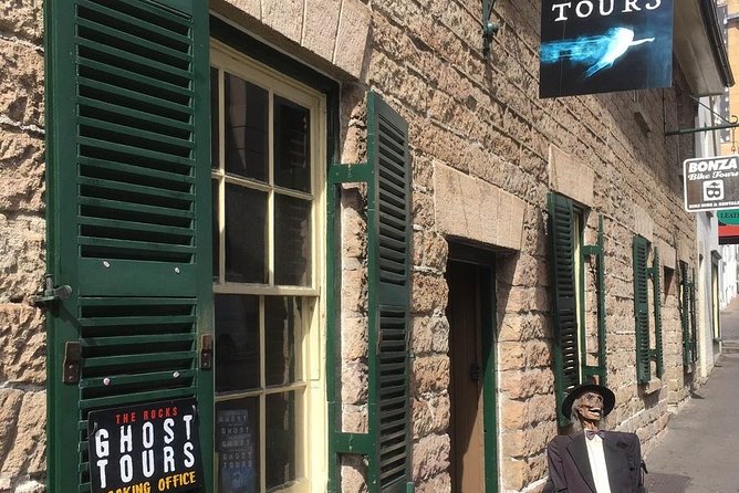 The Rocks Ghost Tours with Guide in Sydney - Why The Rocks makes a good ghost-tour setting